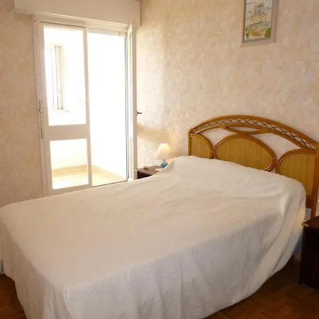 2 Pieces, Balcon, Parking, Animaux Admis, A Pied - Fr-1-224c-58 Apartment *